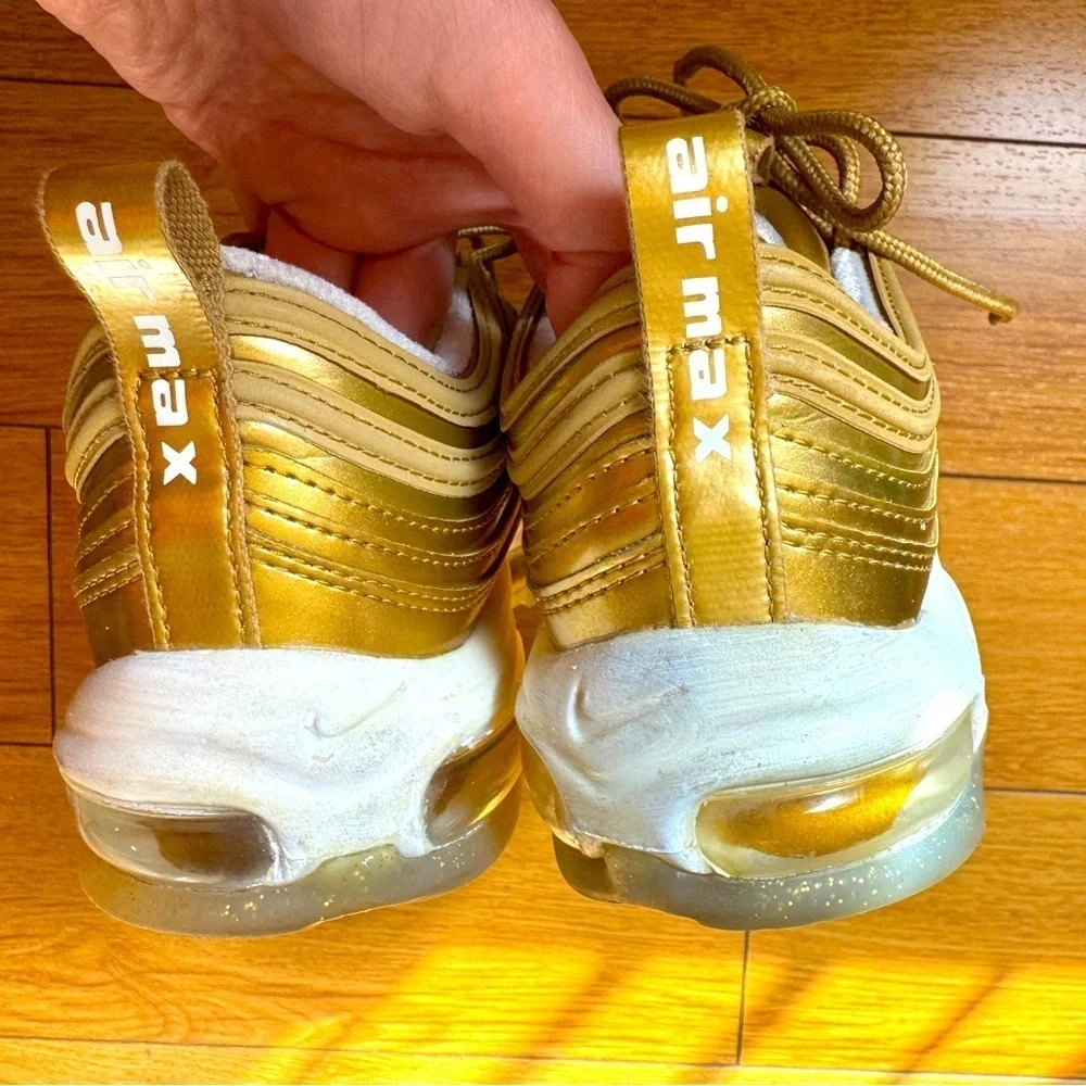 Womens Nike Air Max 97 QS Size 6 Metallic Gold Metallic Gold White CJ0625-700